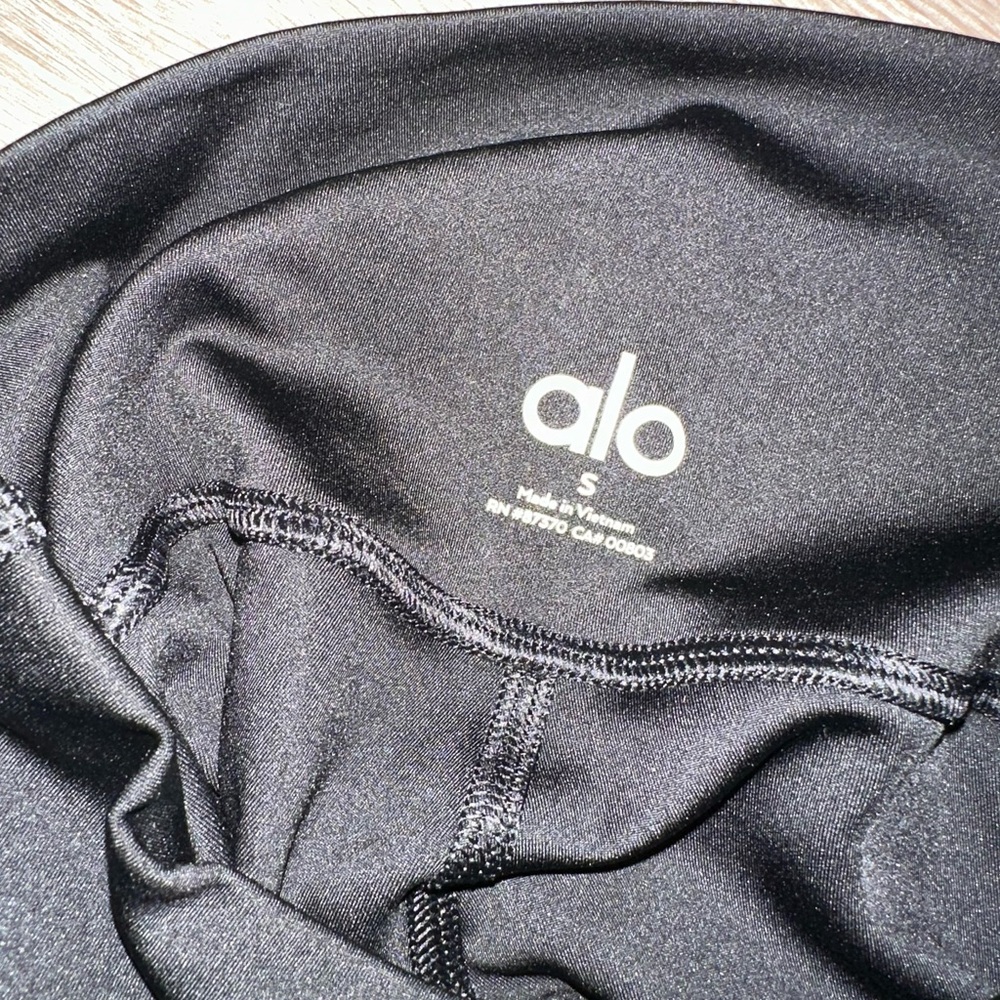 ALO 7/8 airlift Black Leggings - Picture 4 of 7